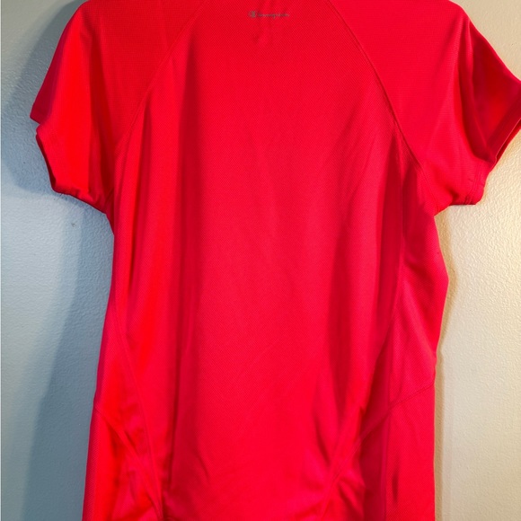 Women’s , champion, t-shirt, size medium. - Picture 3 of 5